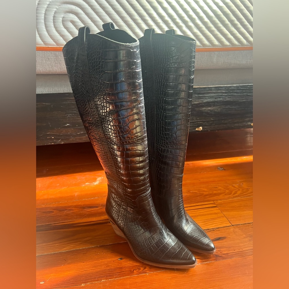 Gianni Bini Black Alligator Boot